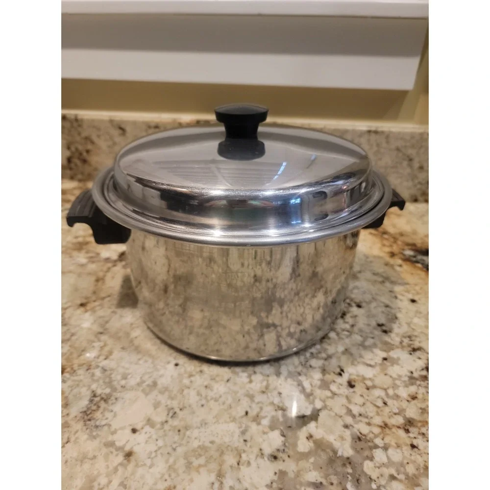 Flavor Seal By Cory Pluramelt  4 qt Stock pot with lid Stainless Steel 18-8
